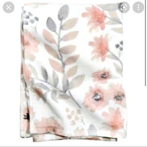 2 bath towels and 2 hand towels, new without tags, never been used